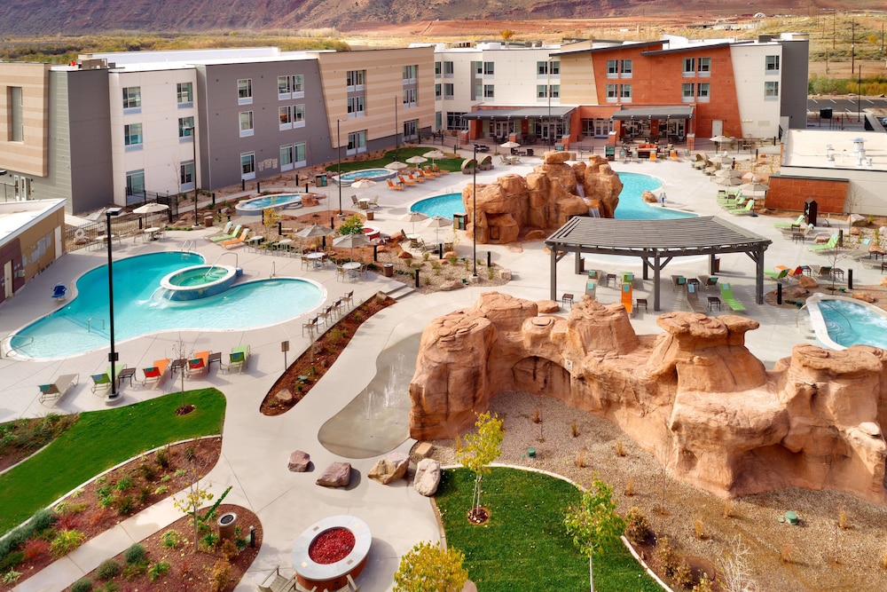SpringHill Suites by Marriott Moab - carbon neutral hotel in Moab