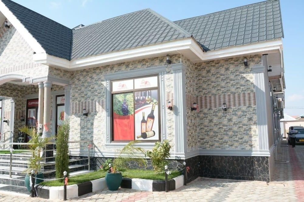 Clifford Hotel — hotel in Dodoma