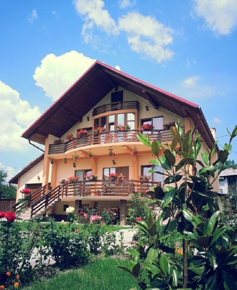 Pensiuna Maramures Hoteni in Ocna Sugatag, Romania