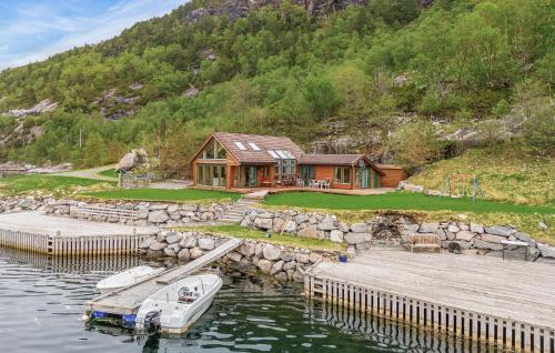 Sørkvingo - last minute hotel in Masfjorden