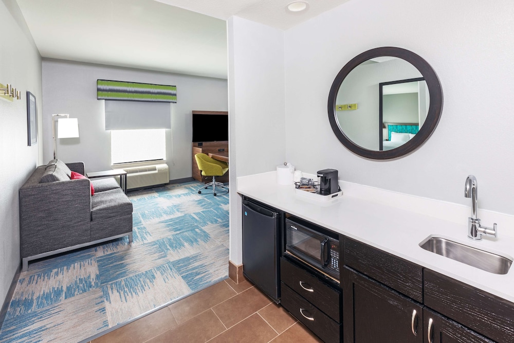 Hampton Inn & Suites Houston Heights I 10 - photo 20