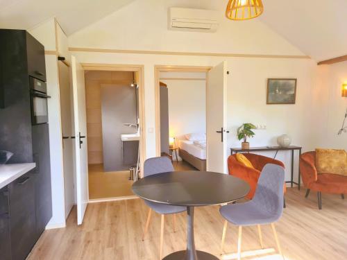 2 Persoons Luxe Vakantiewoning — 4-Star Luxury Hotel in Akkrum, Netherlands