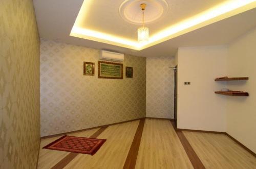 UZ Airport Capsule Hotel — hotel in Taman Senai