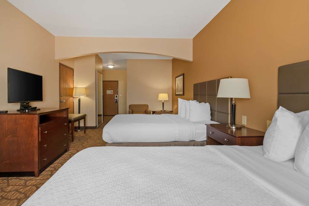 Best Western Plus Butterfield Inn - photo 20