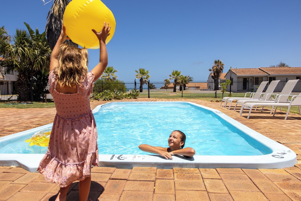 African Reef Beach Resort — Tarcoola Beach — photo 4