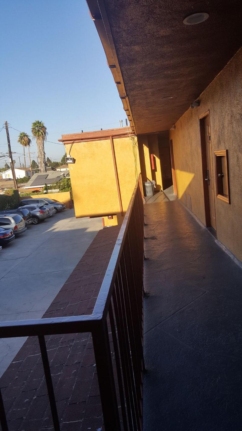 Central Inn Motel on 41 Street - photo 22