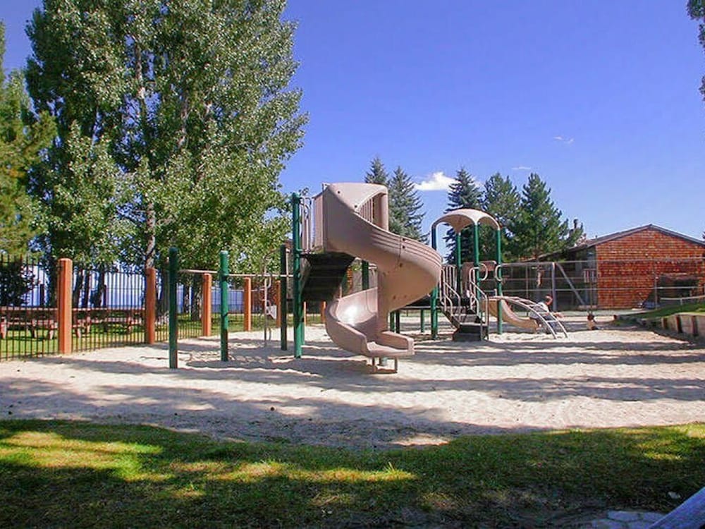 Mv1: Mount Tallac Estate 010630 - photo 22