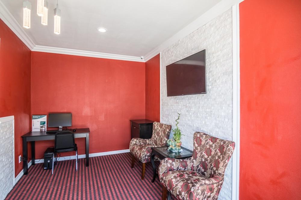 Rodeway Inn & Suites Pico Rivera - photo 10