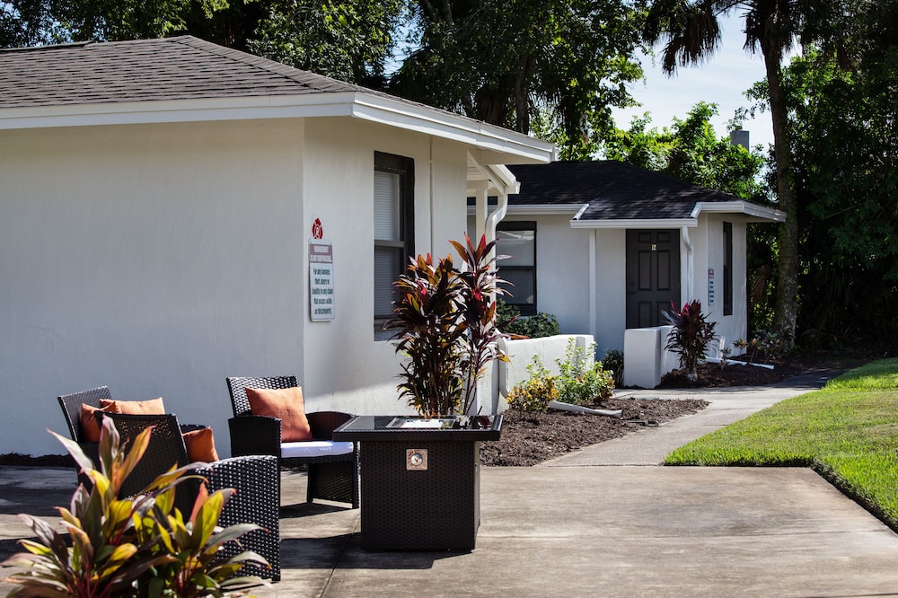 Travel Inn of Titusville - photo 2