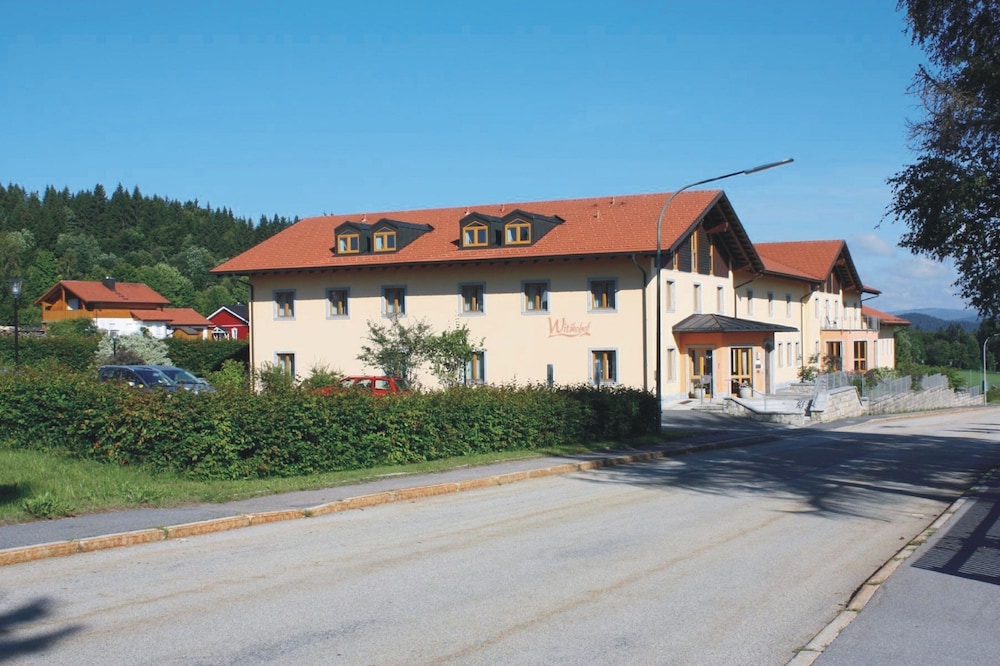 Witikohof - carbon neutral hotel in Haidmuhle