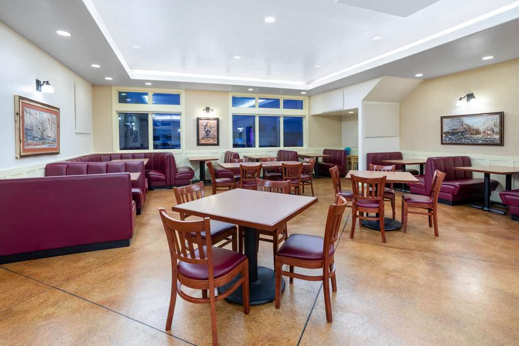 Inn at Lander Travelodge by Wyndham - photo 7