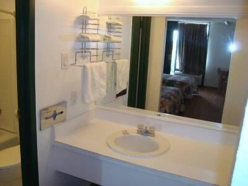 West Texas Inn & Suites with Kitchenette - photo 17