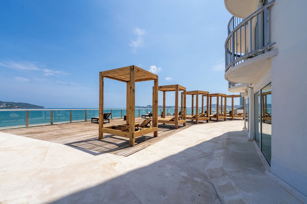 Sundeck