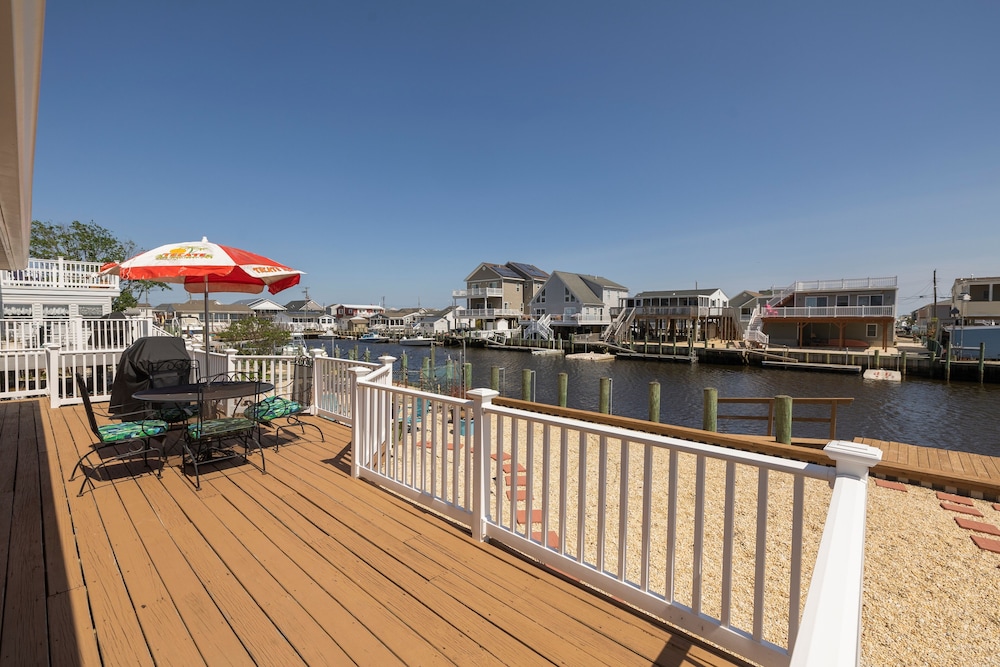 Lagoon Life Hideaway - last minute hotel in Tuckerton