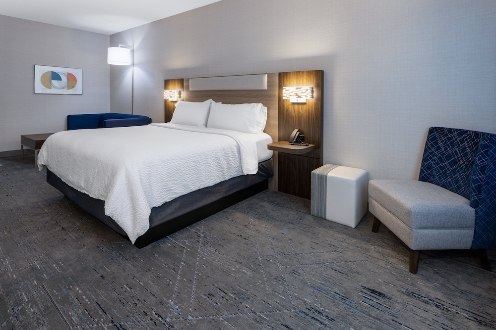 Holiday Inn Express & Suites Center Township by IHG - photo 5