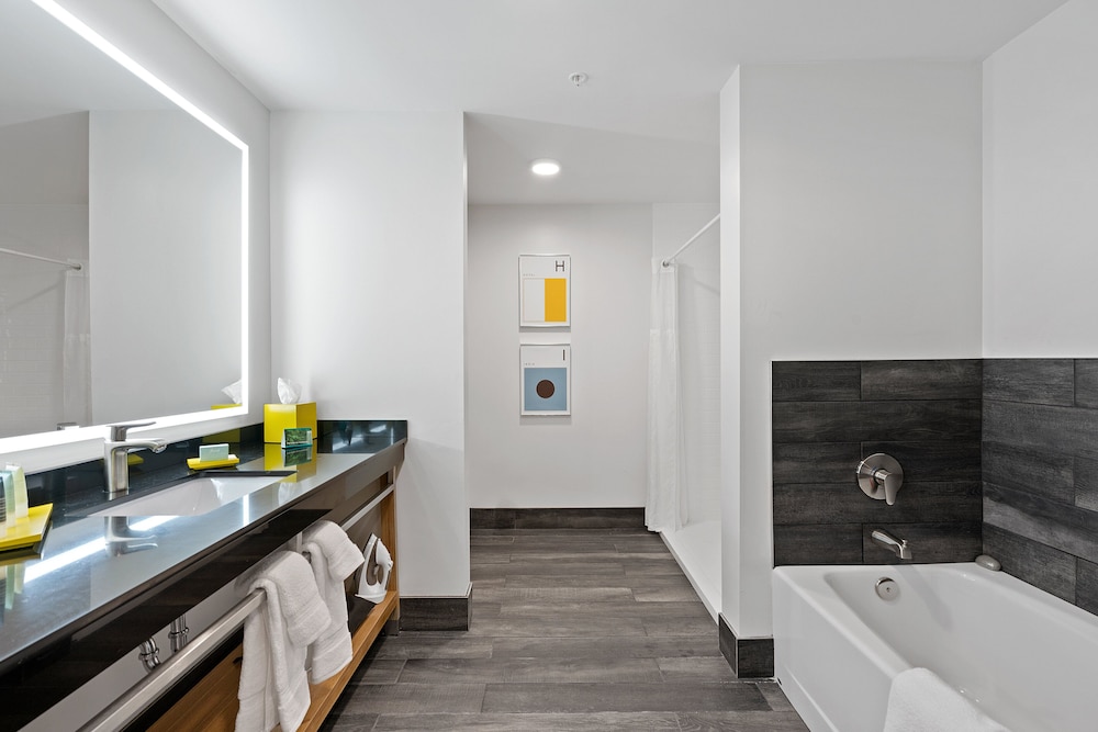 Hotel Indigo Everett Waterfront Place by IHG - photo 16