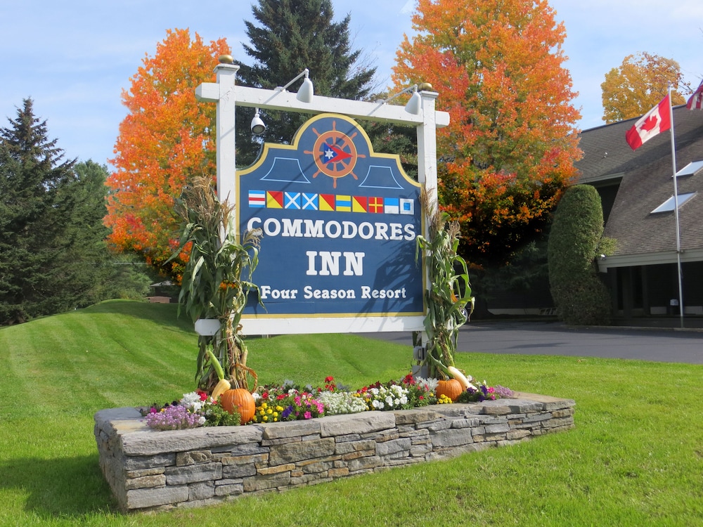 Commodores Inn - photo 65