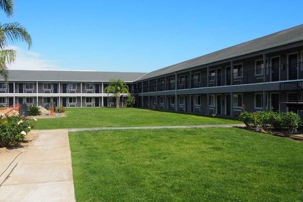 Baymont by Wyndham Yuba City - photo 7