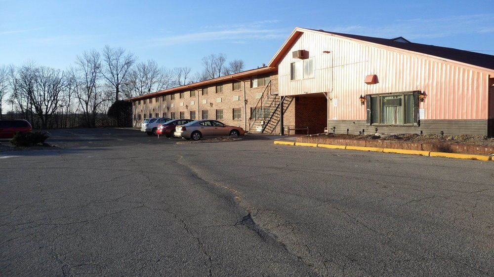 Best Budget Inn - photo 3