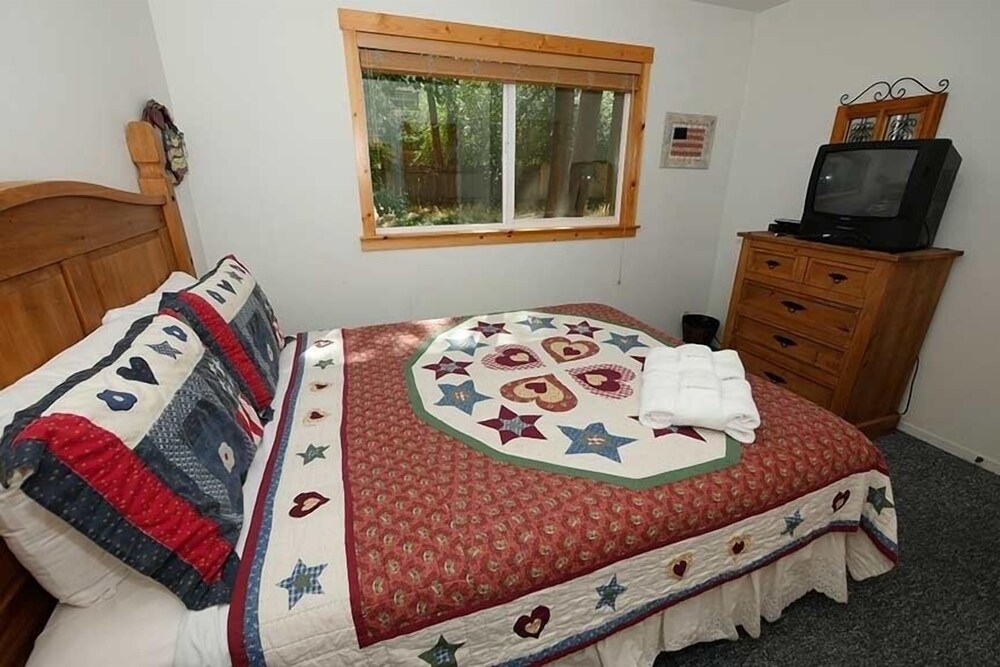 1247 Lester Street - photo 4