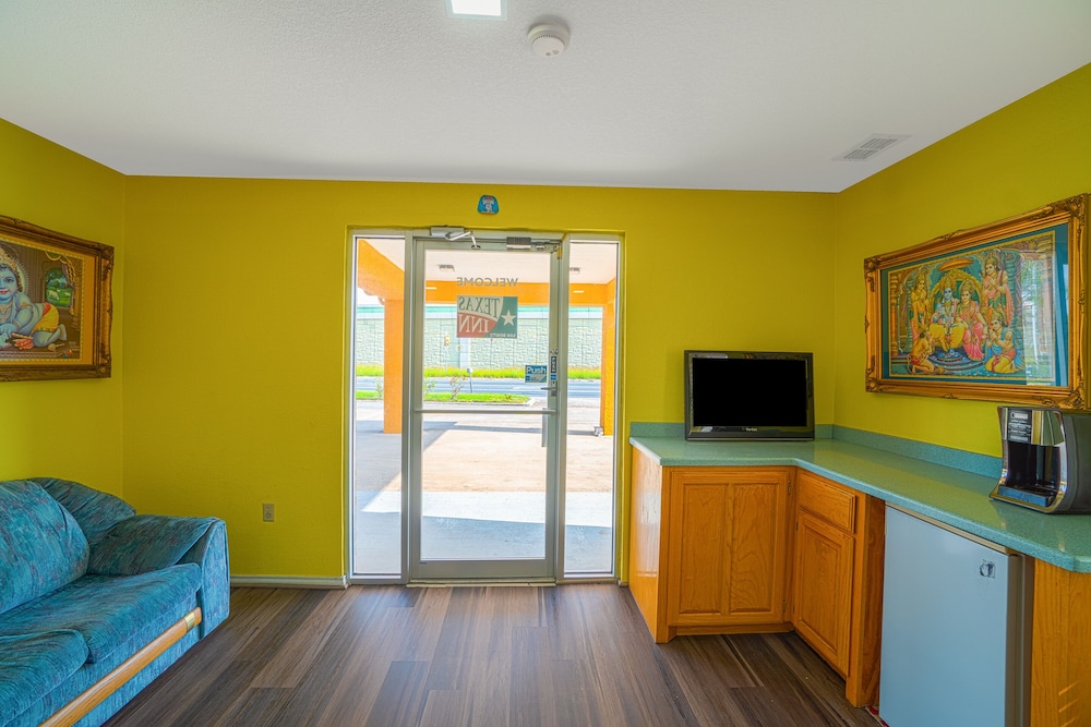 Texas Inn San Benito near Harlingen - photo 8