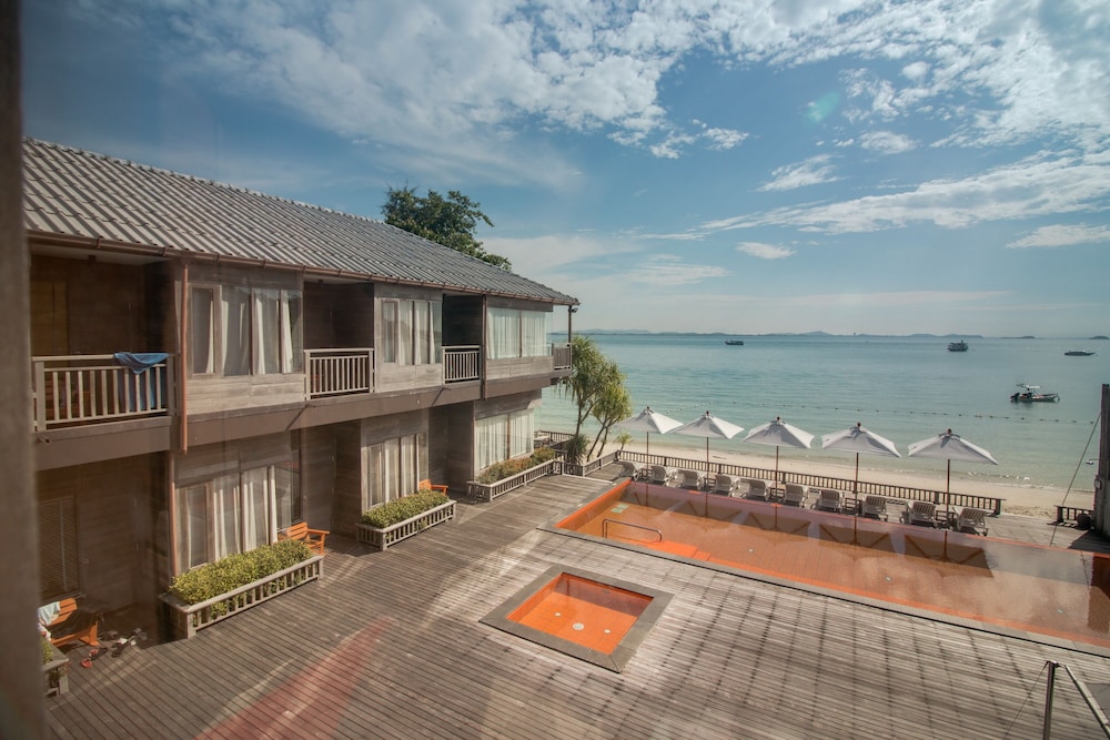 Baan Ploy Sea in Rayong, Thailand