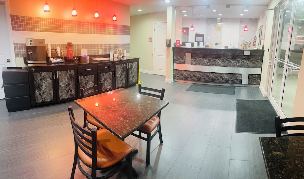 Garden Inn and Suites Little Rock - photo 2