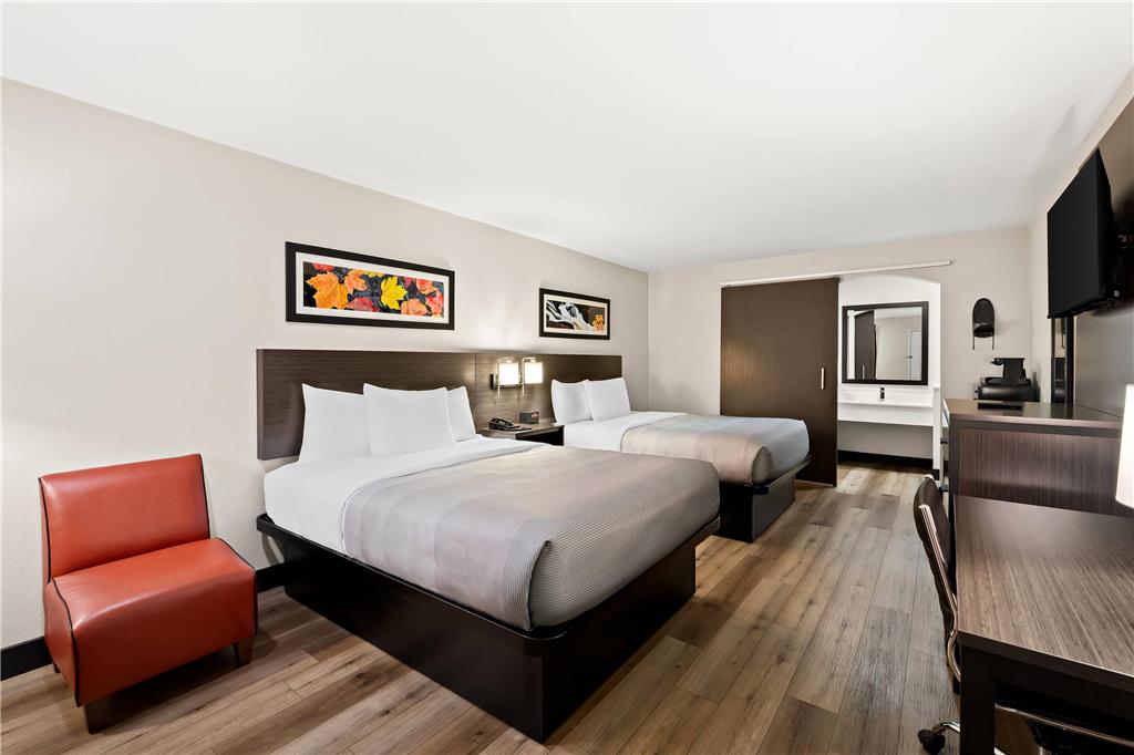Quality Inn & Suites - photo 11