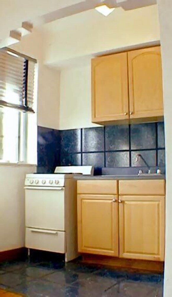 Sherbrooke All Suites Hotel - photo 15