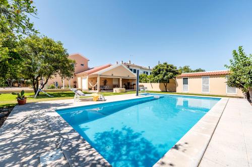 Villa Laranja Limao — 4-Star Luxury Hotel in Azeitao, Portugal