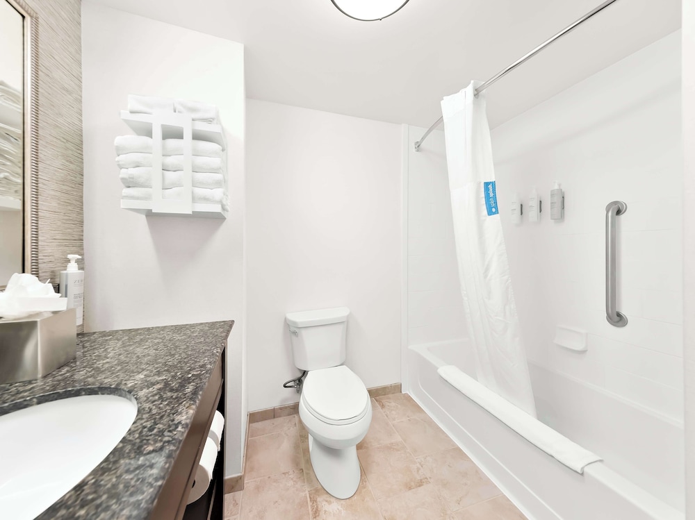 Hampton Inn & Suites Lake Placid - photo 38