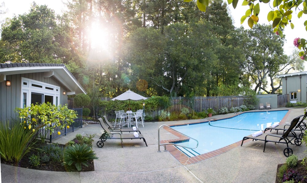 The Cottages Hotel - photo 22