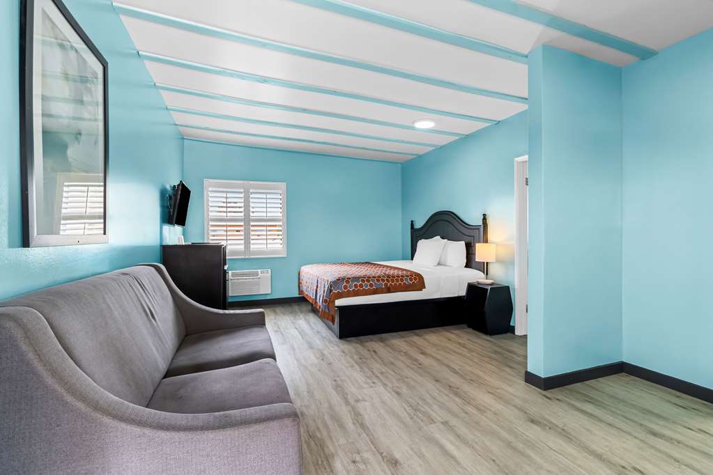 Rodeway Inn & Suites North Hollywood Burbank Airport Universal Area - photo 18
