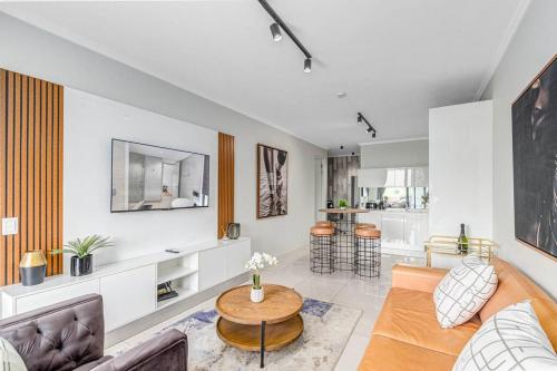 2 Bed Luxury Apartment Ellipse Waterfall — 4-Star Luxury Hotel in Midrand, South Africa