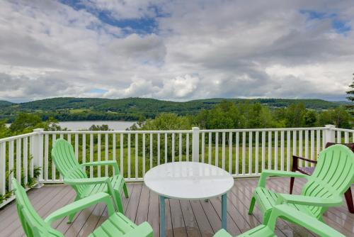 Private Retreat with Deck 1 Mi From Cowanesque Lake — hotel in Lawrenceville