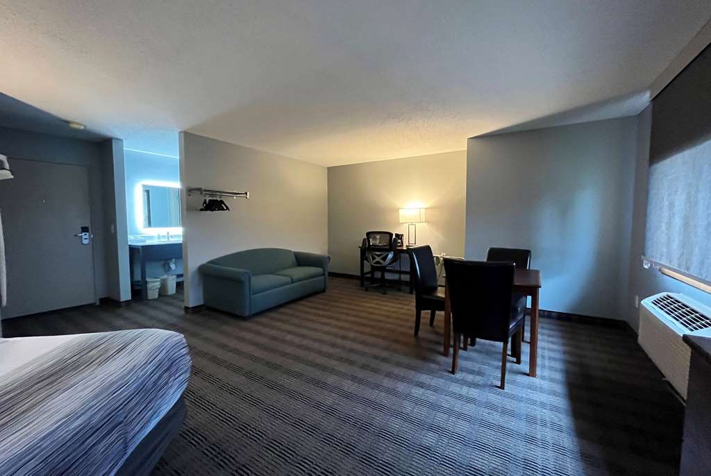 AmericInn by Wyndham Ladysmith - photo 3