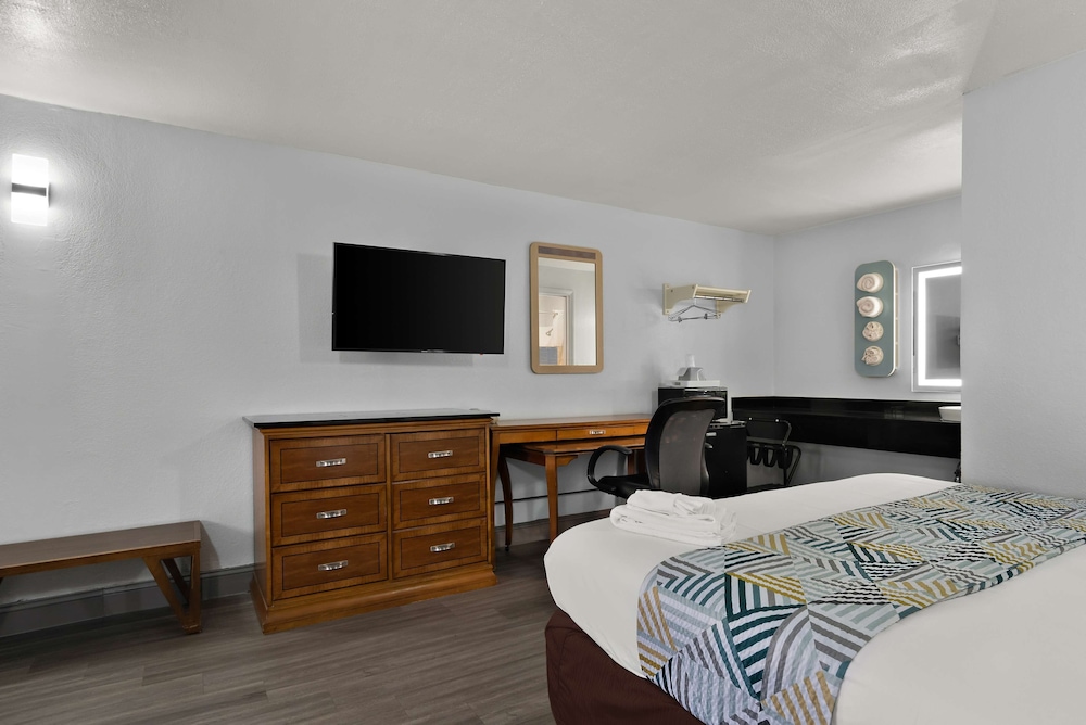 Americas Best Value Inn Bangor - photo 16