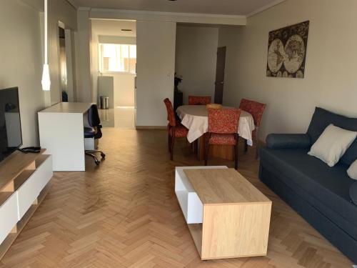 3 Amplios ambientes excelente ubicacion Avenida Corrientes Almagro Cerca de todo — 4-Star Luxury Hotel in Buenos Aires, Argentina
