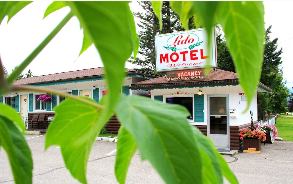 Lido Motel in Banff, Canada