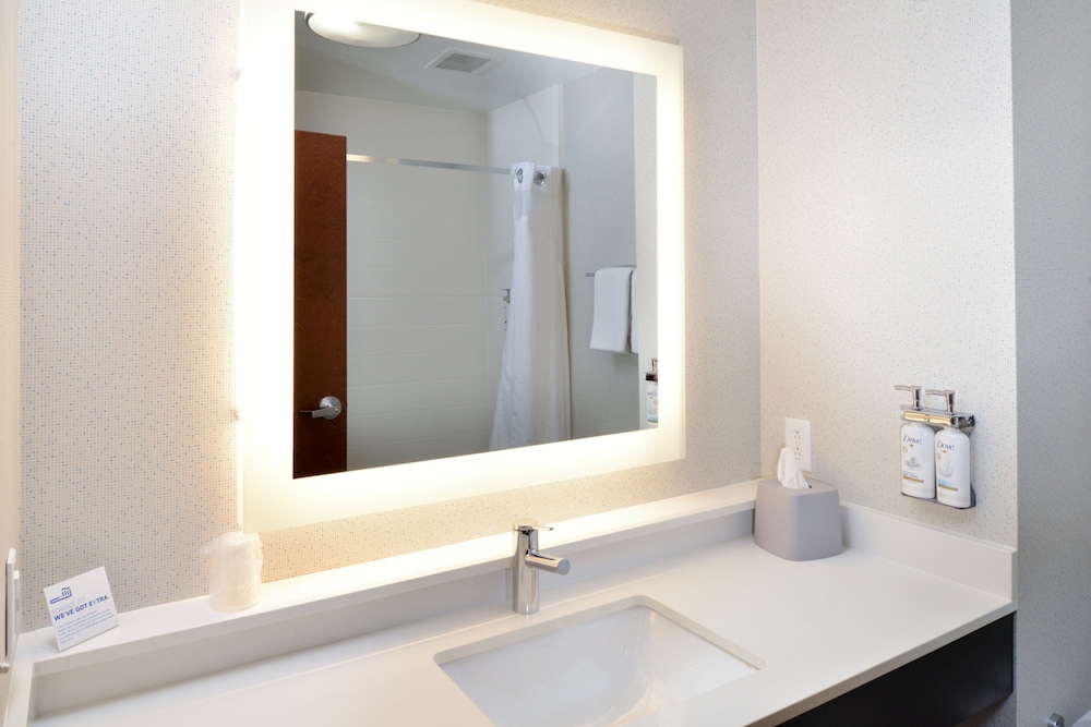 Holiday Inn Express & Suites Carthage by IHG - photo 49