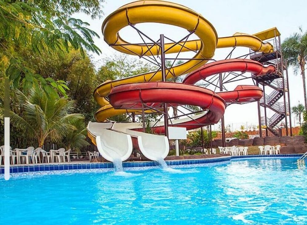 Golden Dolphin Grand Hotel Flat — hotel in Caldas Novas