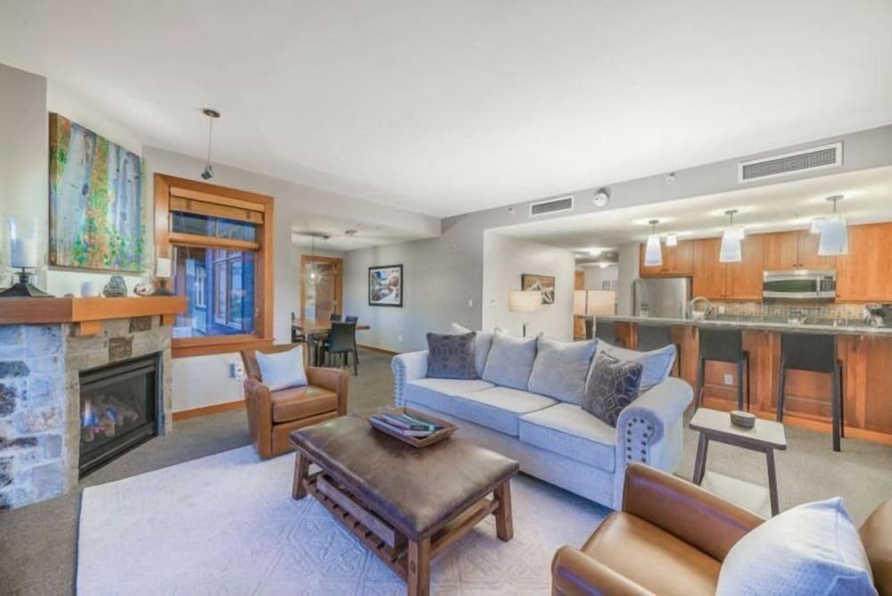 Luxury Ski in Ski out 2 Bedroom Mountain Resort Vacation Rental in the Heart of Snowmass Base Village - photo 24