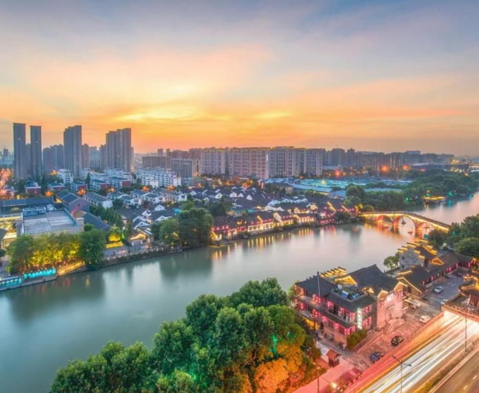 Riverside Inn Hangzhou杭州枕河居 — 4-Star Luxury Hotel in Hangzhou, People's Republic of China
