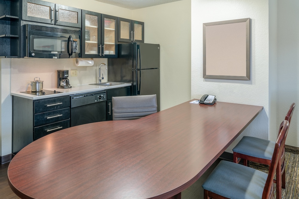Candlewood Suites Washington Fairfax by IHG - photo 4