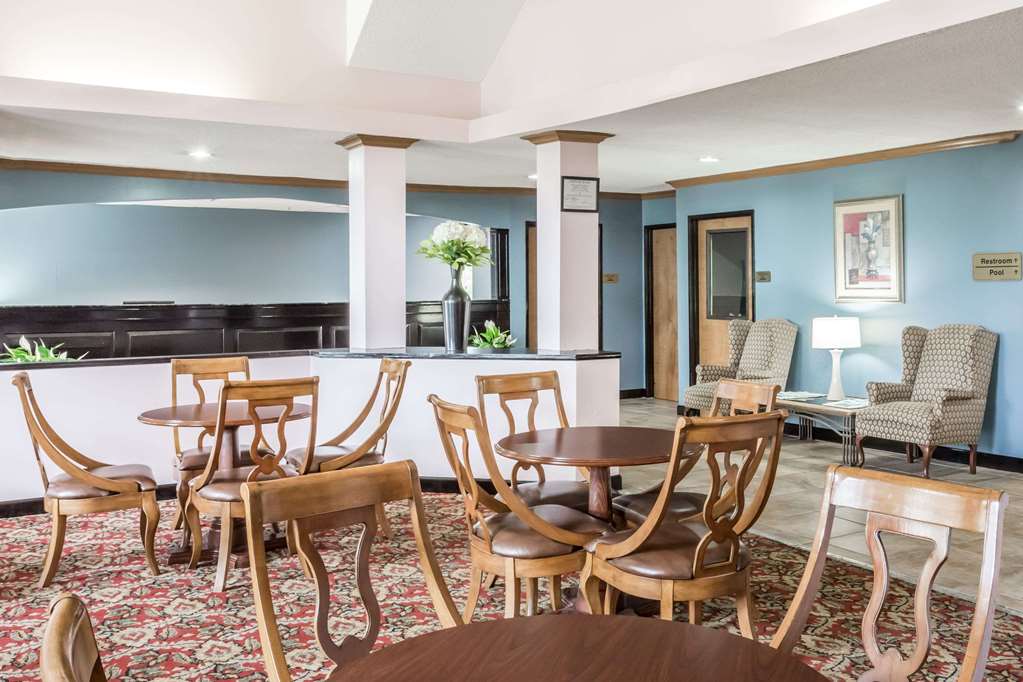 Days Inn by Wyndham Selma - photo 3