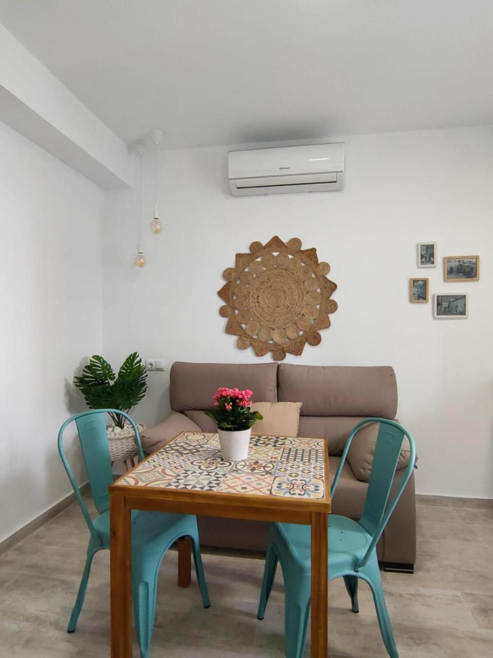 Encantador Estudio Centrico — 4-Star Luxury Hotel in Conil De La Frontera, Spain