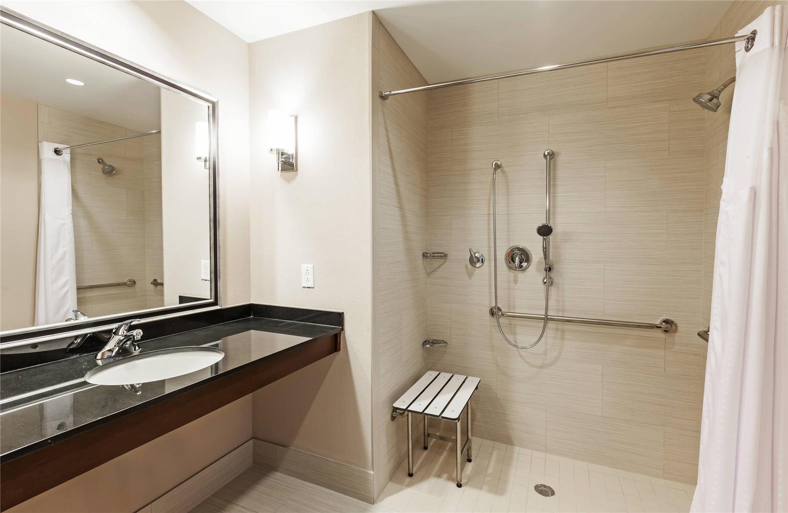 Clarion Hotel The Colony Plano West - photo 8