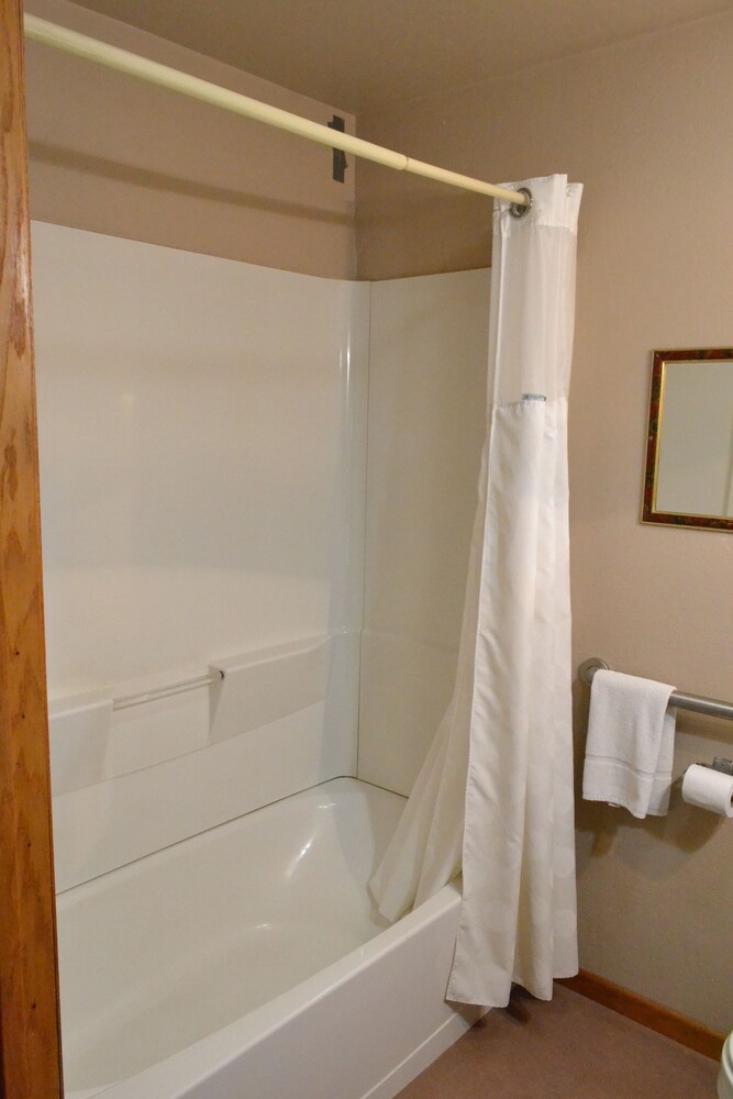 Innkeeper Motel - photo 54