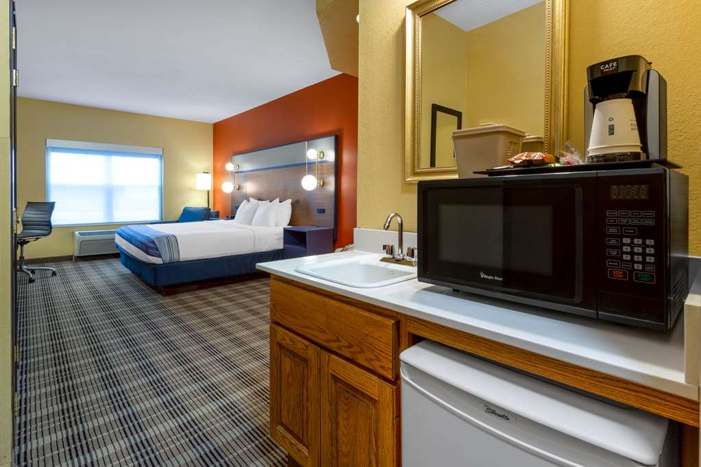 AmericInn by Wyndham Fulton Clinton - photo 24