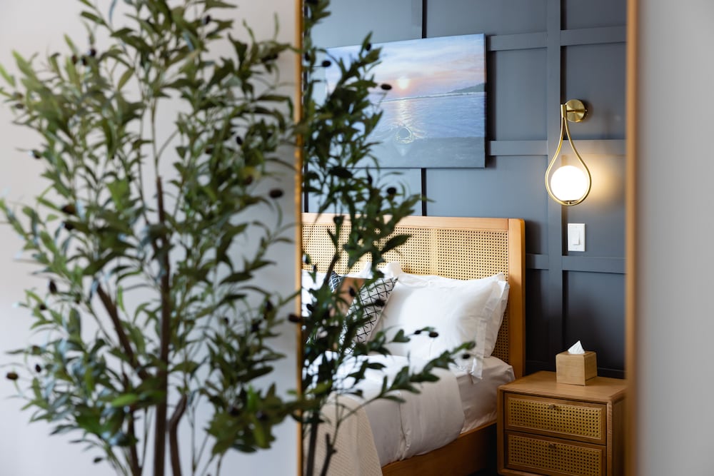 The Modernist Hotel — hotel in Long Island City